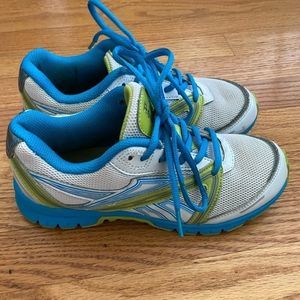 Reebok shoes, Size 4 (kids) 6(women) FAIR CONDITION